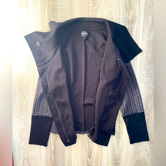 Encore Zip Up Jacket - Picture 3 of 14